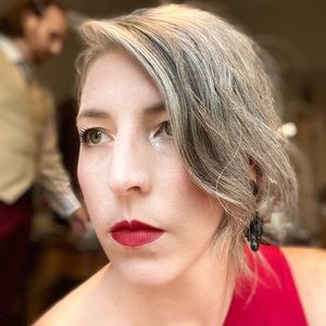 Meet your Posher, Laura k